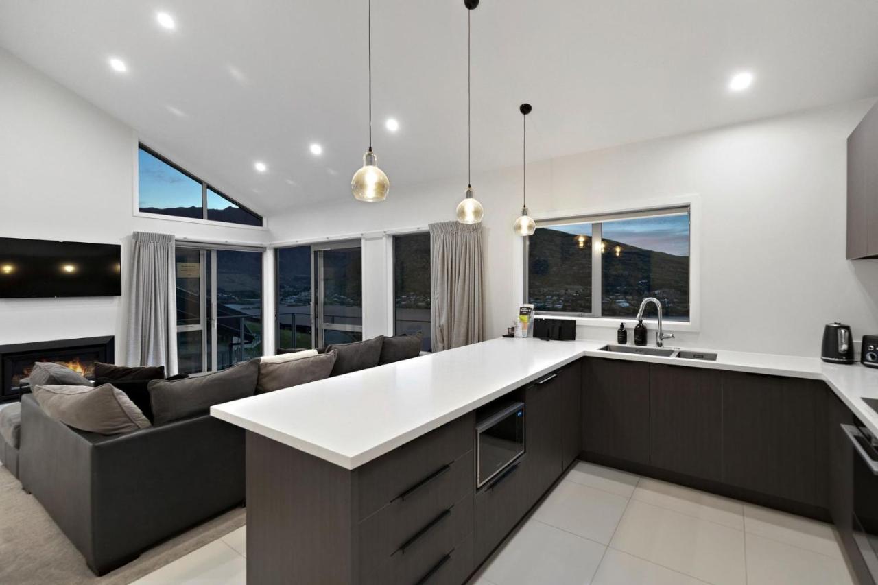 Bluewater Views Villa Queenstown Exterior photo
