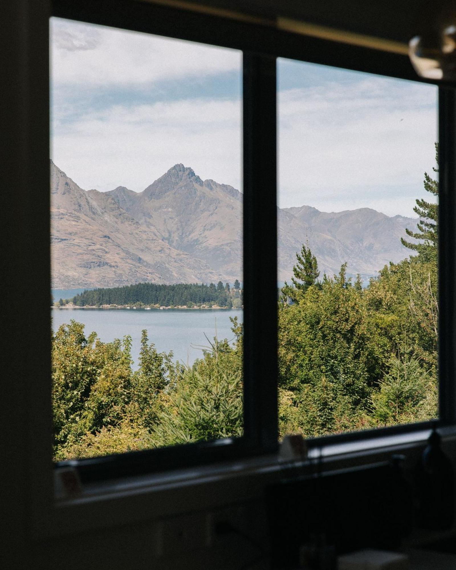 Bluewater Views Villa Queenstown Exterior photo